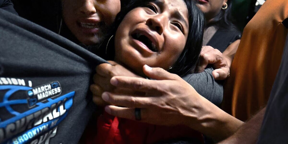 World Press Photo 2026 : une famille de migrants déchirée par l'ICE reçoit la récompense suprême