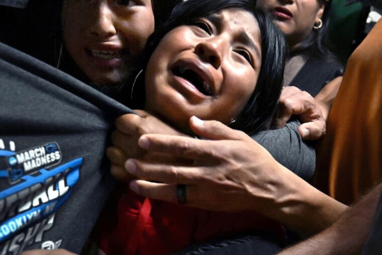 World Press Photo 2026 : une famille de migrants déchirée par l'ICE reçoit la récompense suprême