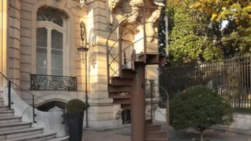 Un fragment de l'escalier original de la Tour Eiffel estimé entre 120 000 et 150 000 euros aux enchères le 21 mai