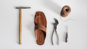 Prada lance une ligne "Made in India" après la polémique sur les sandales Kolhapuri