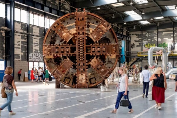 Biennale de Lyon 2026 : "Passer d'un rêve à l'autre", une 18e édition entre traboules et économie poétique