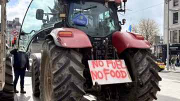 Irlande : Dublin paralysée par des blocages contre la flambée du carburant, la contestation s’intensifie