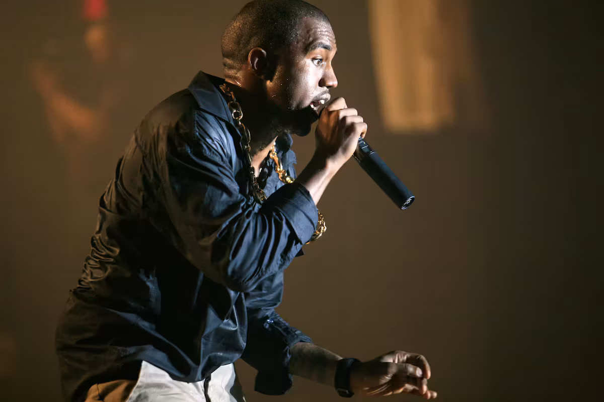 concert sur fond de polémique — Kanye West persona non grata en Europe : le FC Bâle annule son concert sur fond de polémique