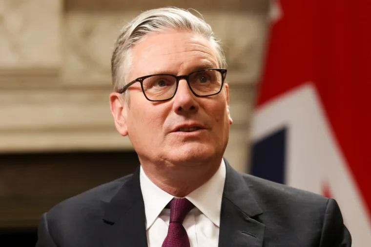 Keir Starmer évite une enquête malgré une polémique persistante autour de l’affaire Mandelson