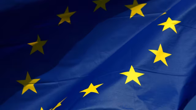L’Union européenne assouplit ses règles sur l’IA et s’attire les critiques