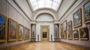 La France aime la culture... mais sort moins