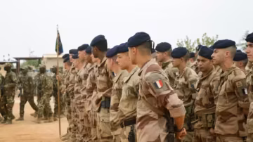 La France presse ses ressortissants de quitter le Mali « dès que possible »