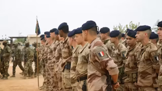 La France presse ses ressortissants de quitter le Mali « dès que possible »