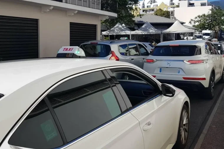 La Réunion : les taxis sanitaires alertent sur les effets de la hausse des carburants