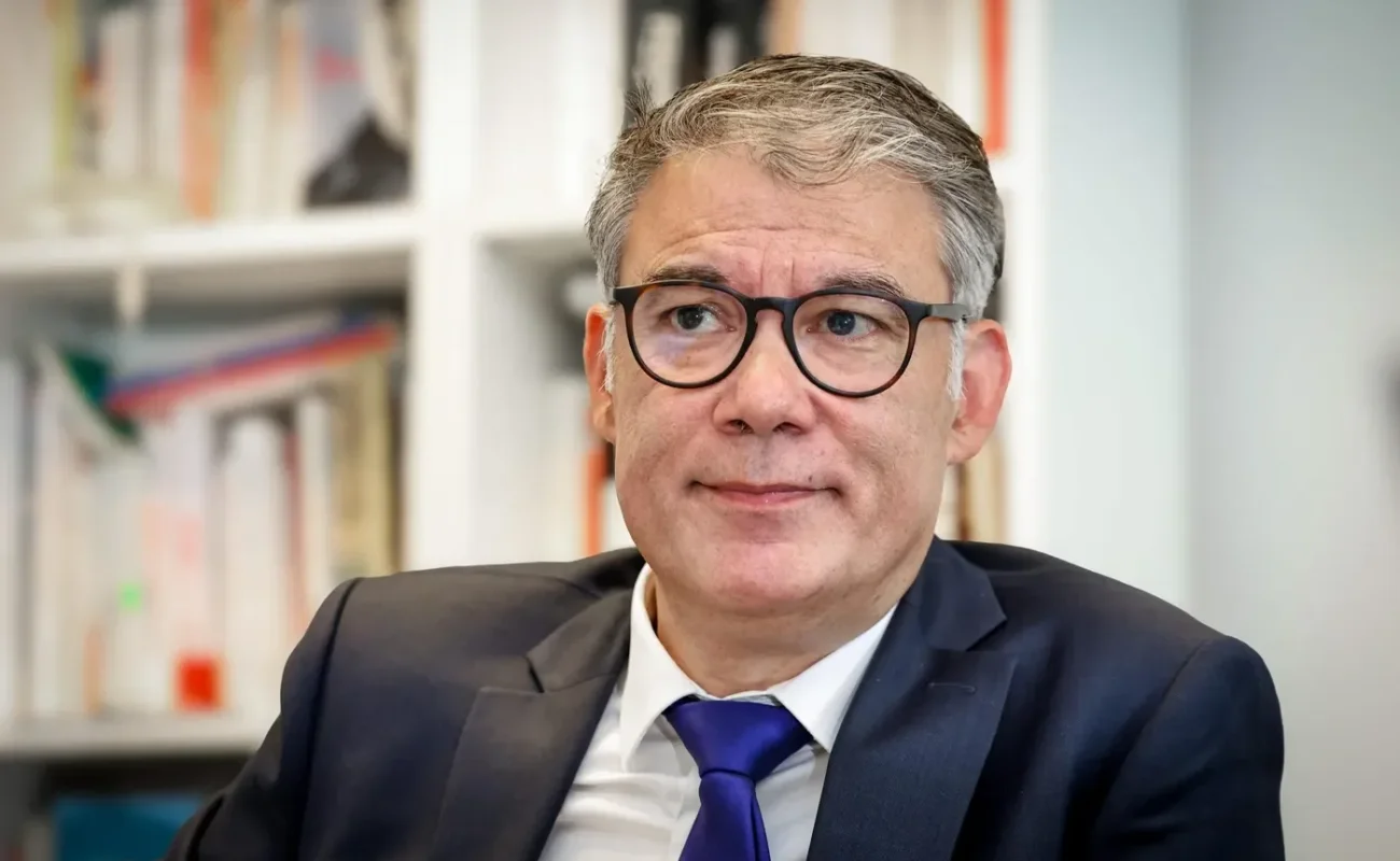 Le PS remet l'Etat au centre et sort un projet musclé sur salaires et impôts