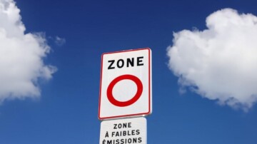 Le RN menace de rejeter la loi de simplification en cas de maintien des ZFE