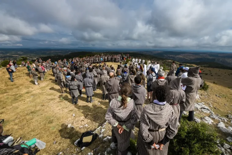 Le boom discret des retraites spirituelles : enquête sur une quête de sens en pleine expansion
