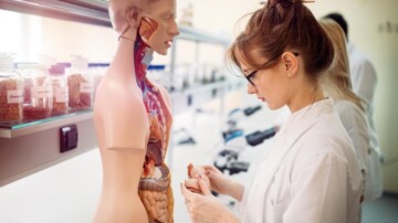 Le gouvernement prévoit une voie unique pour la première année des études de santé