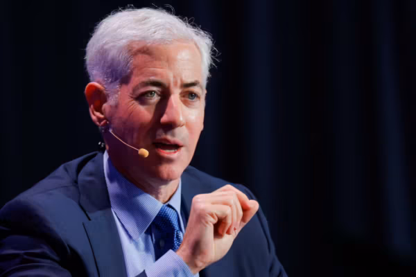 Le pari à 64 milliards d’Ackman sur Universal suspendu au feu vert de Bolloré