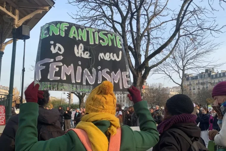 L'enfantisme, ce mot nouveau qui bouscule l'autorité des adultes