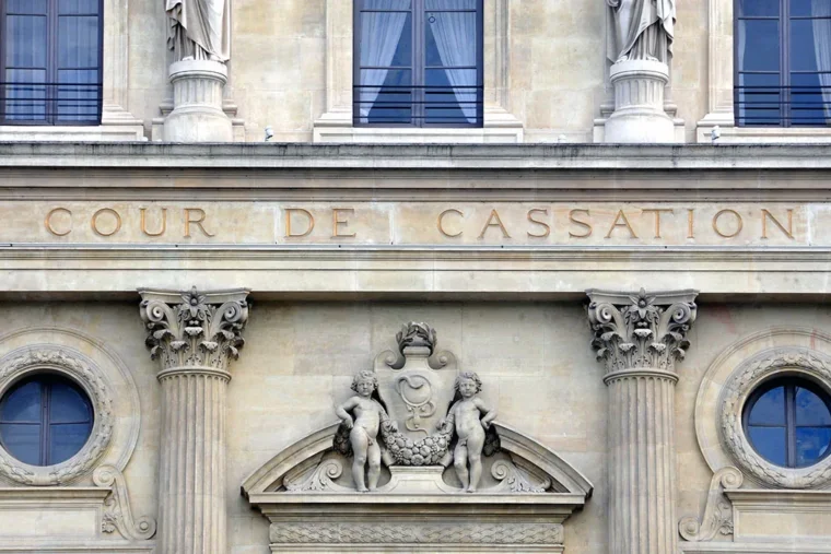 Licenciement et transaction, la Cour de cassation valide la suspension du délai de recours