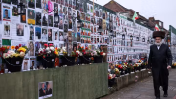 Londres sous tension : enquête antiterroriste après un incendie visant un mur commémoratif