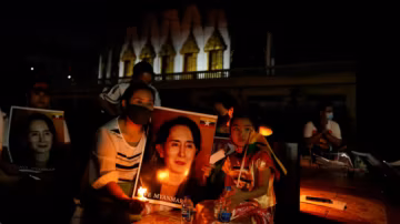 Myanmar : la peine d’Aung San Suu Kyi réduite, un ancien président libéré dans un geste d’amnistie