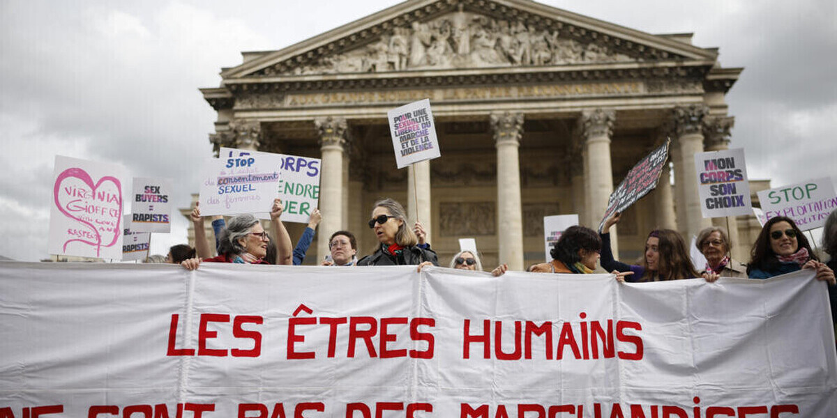 Paris : 500 manifestants pour l’abolition de la prostitution dix ans après la loi de 2016