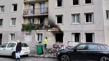 Paris: un chargeur de portable soupçonné, dix blessés après un incendie boulevard de Picpus