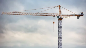 Permis de construire: le neuf relève la tête en mars, sans crier victoire