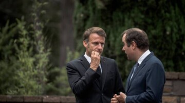 Popularité en baisse pour Macron et Lecornu, sous pression de la crise énergétique et du contexte international