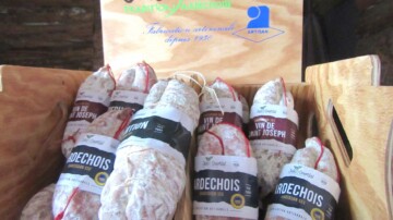 Rappel national: plusieurs saucissons Jules Courtial suspects de contamination à la listeria