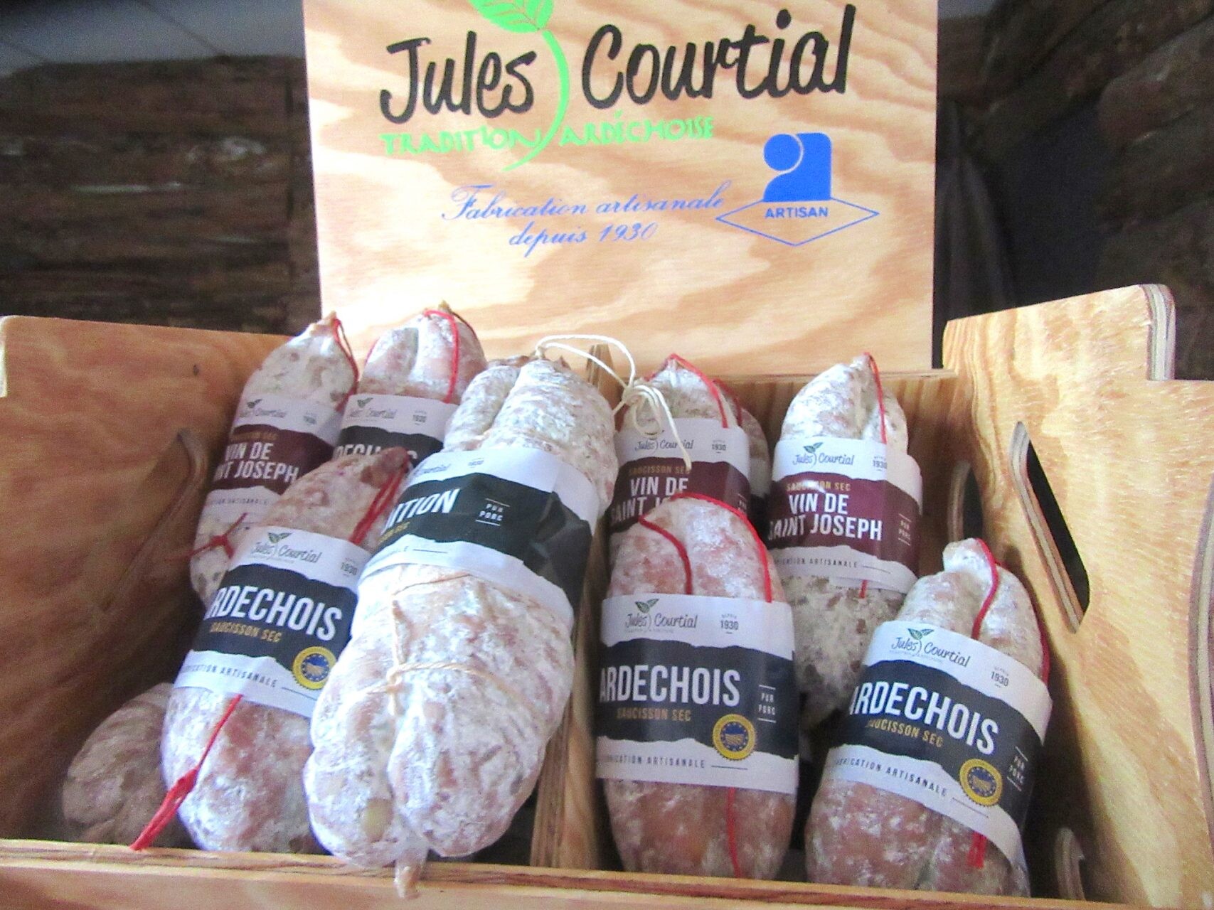 National recall: several Jules Courtial sausages suspected of listeria contamination