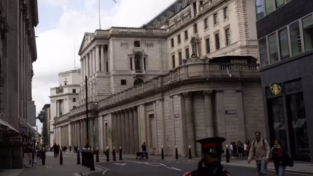 Royaume-Uni : la Banque d’Angleterre devrait temporiser face aux incertitudes liées au conflit iranien