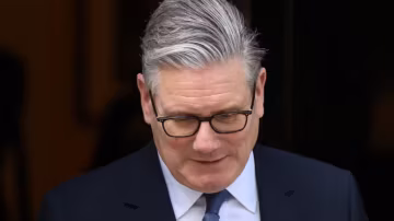 Royaume-Uni : le scandale Mandelson fragilise l’image de stabilité de Keir Starmer