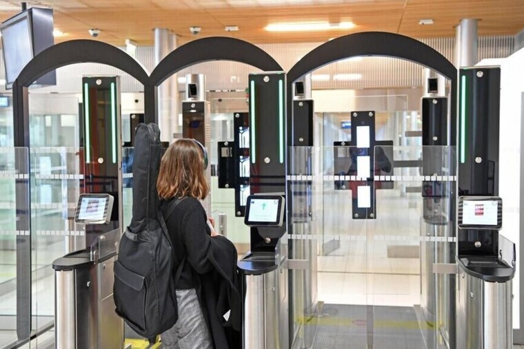 Ryanair alerte sur le chaos aux frontières et réclame la suspension des contrôles biométriques en France cet été