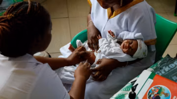 Santé mondiale : les États-Unis bouleversent l’approvisionnement en médicaments contre le VIH et le paludisme