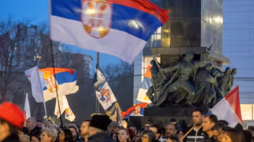 Serbie : Vučić appelle au dialogue face à une contestation persistante et des demandes d’élections anticipées