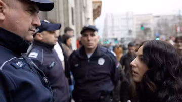 Serbie : violents affrontements à Belgrade entre étudiants et police après une perquisition controversée