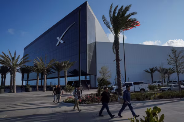 SpaceX prépare une entrée en Bourse record et courtise un investissement saoudien de 5 milliards de dollars