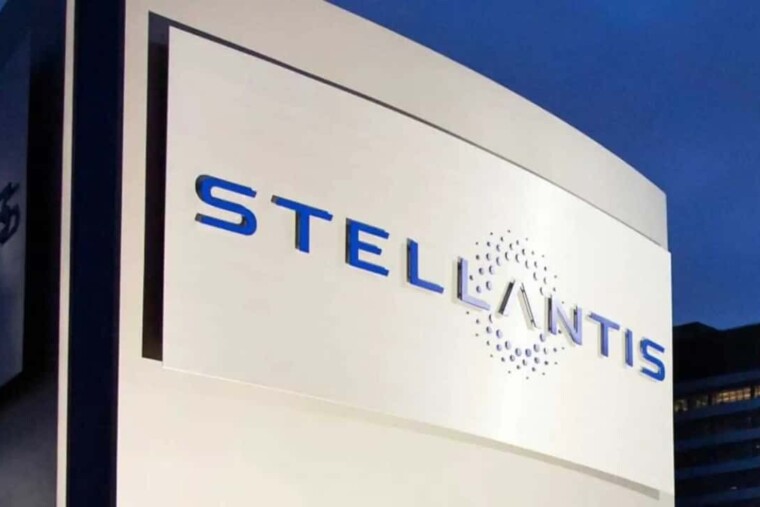 Stellantis va arrêter d'assembler des voitures à Poissy en 2029, reconversion annoncée