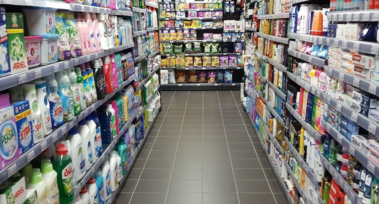 Titres-restaurant: les restaurateurs dénoncent une réforme qui pousse vers les rayons