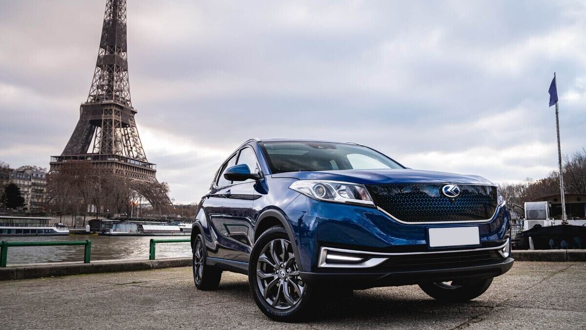 Un constructeur chinois imagine des voitures équipées… de toilettes intégrées