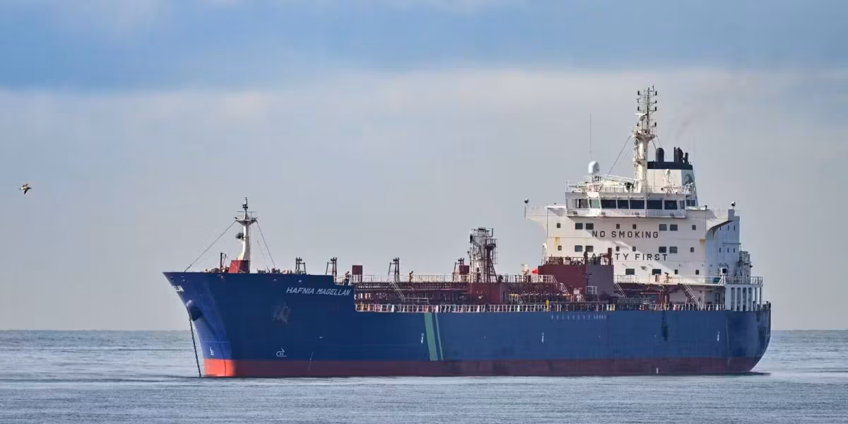 Un tanker libérien touché par une attaque de drones en mer Noire, des victimes civiles dans le sud de la Russie