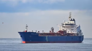 Un tanker libérien touché par une attaque de drones en mer Noire, des victimes civiles dans le sud de la Russie