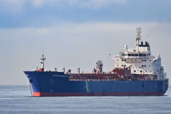 Un tanker libérien touché par une attaque de drones en mer Noire, des victimes civiles dans le sud de la Russie