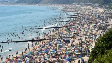 Vacances 2026: les Français comptent, raccourcissent, restent près de chez eux