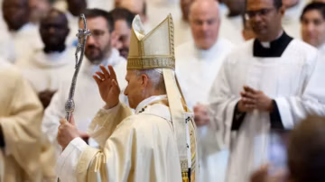 Vatican : rencontre historique entre le pape et la première femme archevêque de Canterbury