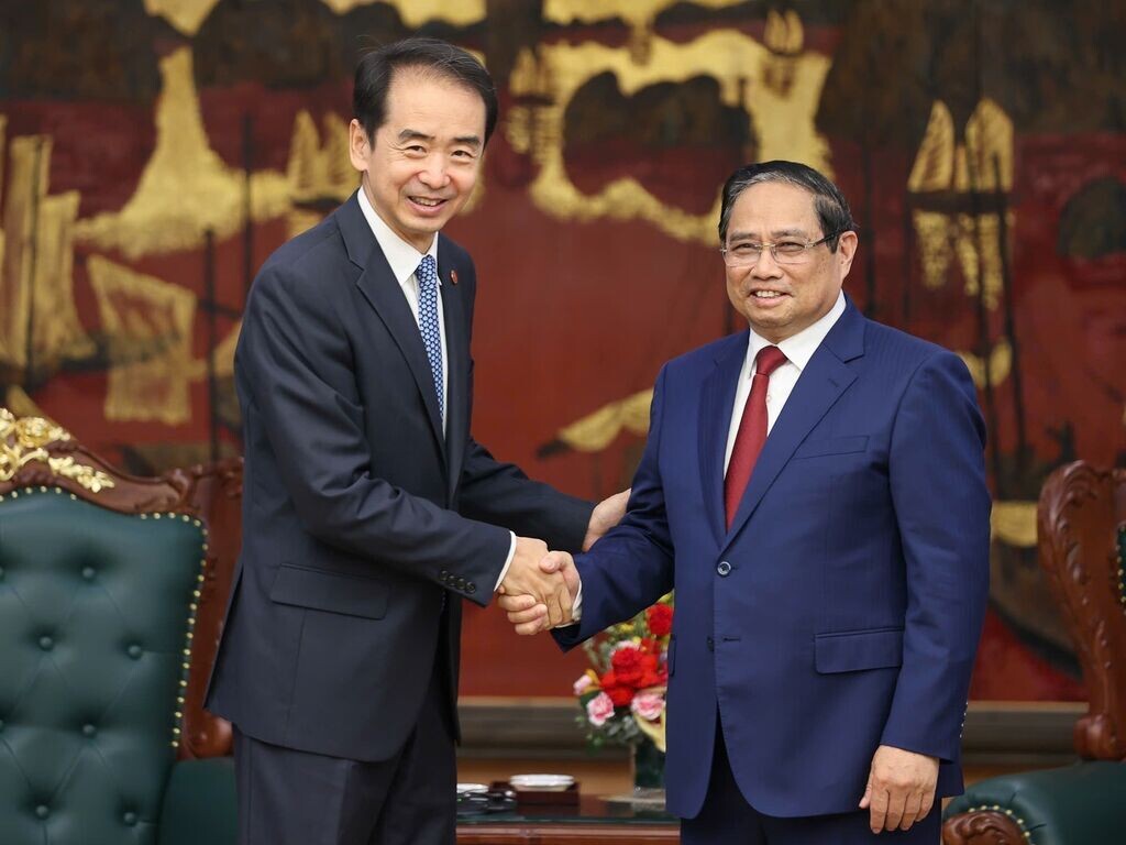 Vietnam-China: Hanoi reaffirms strategic ties during exchange with the Chinese ambassador