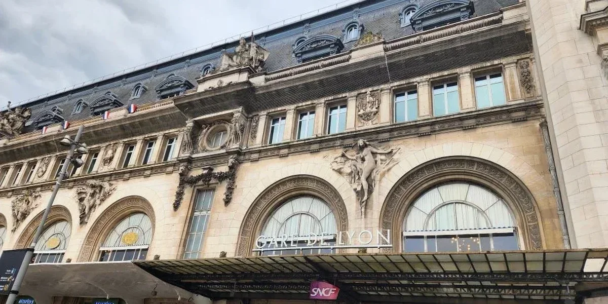 Week-end du 1er-Mai à Paris: gare de Lyon et Bercy à l'arrêt, le casse-tête des voyageurs