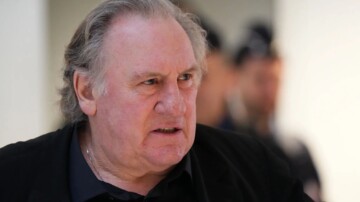 Depardieu abbandona il progetto di denunciare France Télévisions dopo il servizio "Complément d'enquête" su di lui