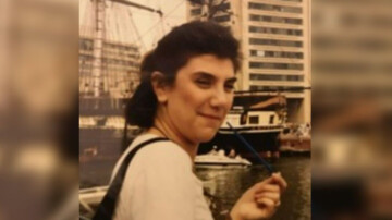 تم استخراج جثة صوفي نارم، التي قُتلت عام 1991. ويُشتبه في أن دومينيك بيليكوت هو الجاني.