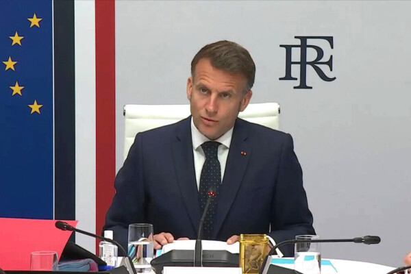 Emmanuel Macron : "J’apporte tout mon soutien au cessez-le-feu entre le Hezbollah et Israël"