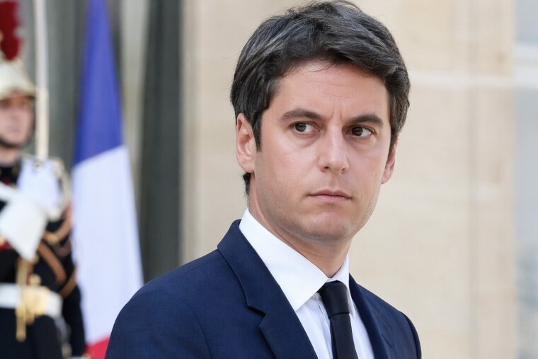 Gabriel Attal dénonce une vague d’insultes homophobes suite à la sortie de son livre "En homme libre"