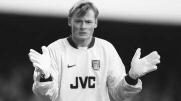 — Décès de l’ancien gardien d’Arsenal Alex Manninger à 48 ans. Le footballeur s’est fait percuter par un train